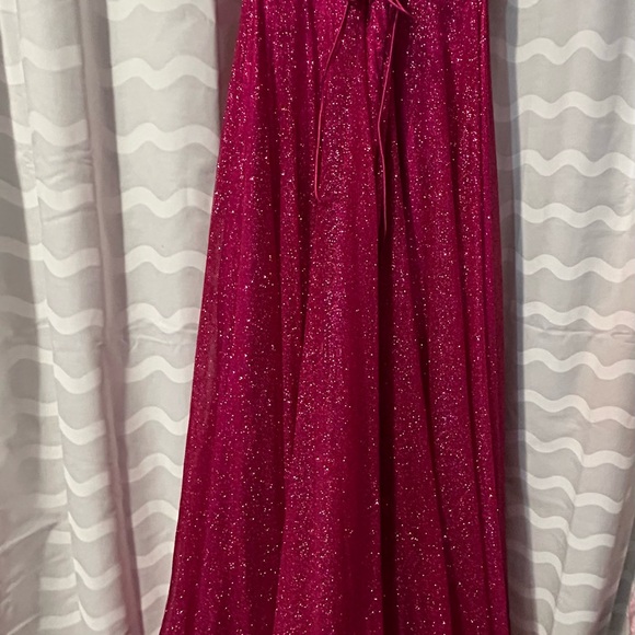 Dresses & Skirts - Elegant Sparkling Red Gown